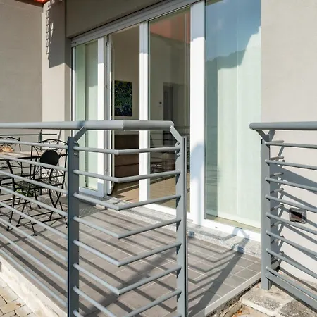 Casa La Rosa - Waterfront Апартаменты